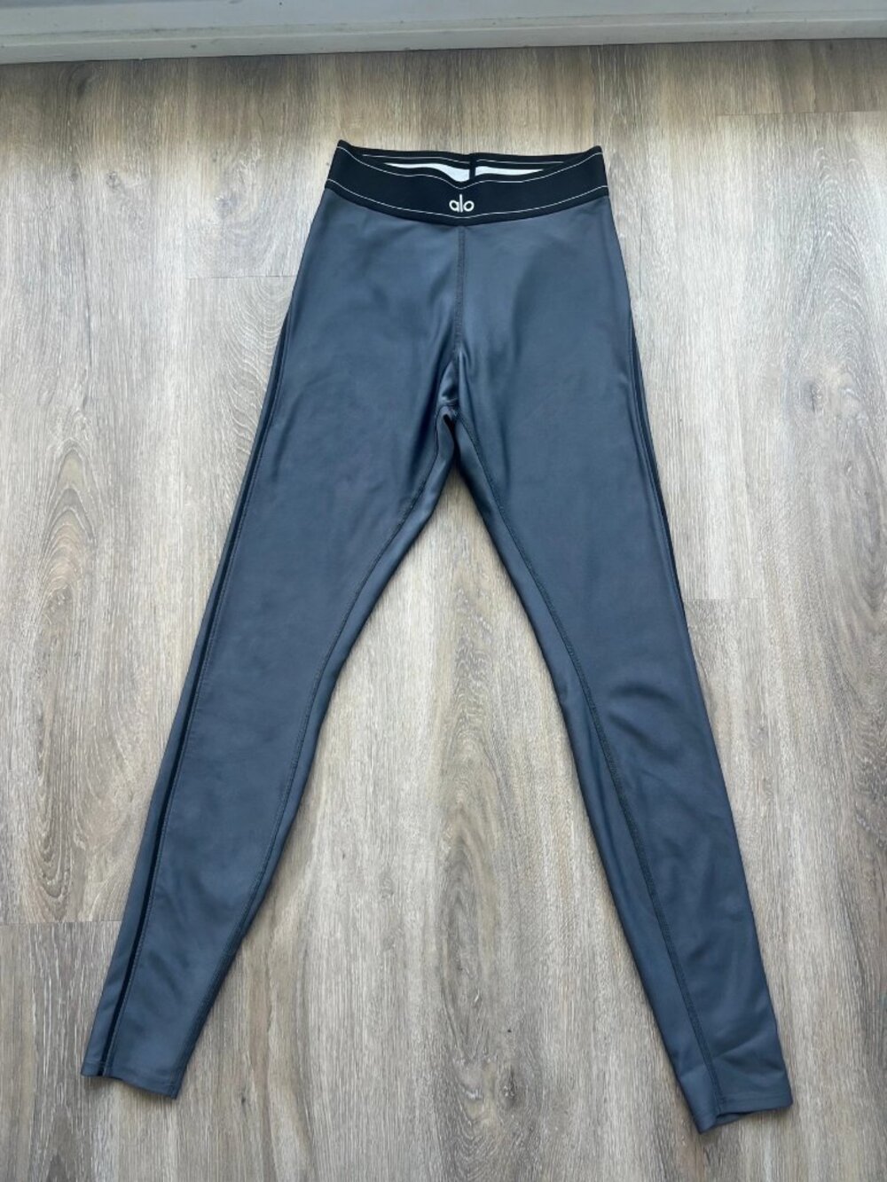Alo Yoga Grey Leggings Black Waistband